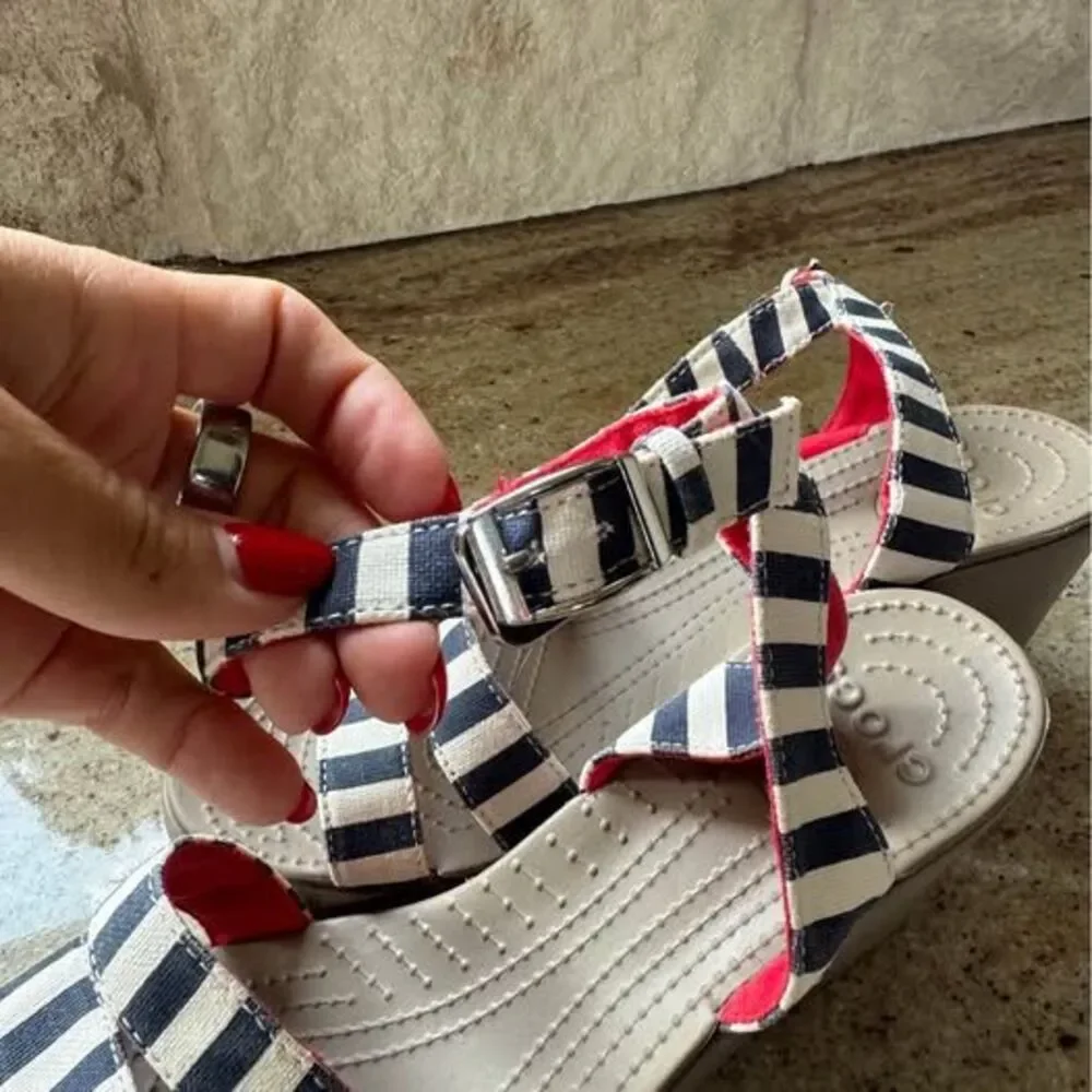 Crocs Leigh II Striped Wedge Sandals Size 10